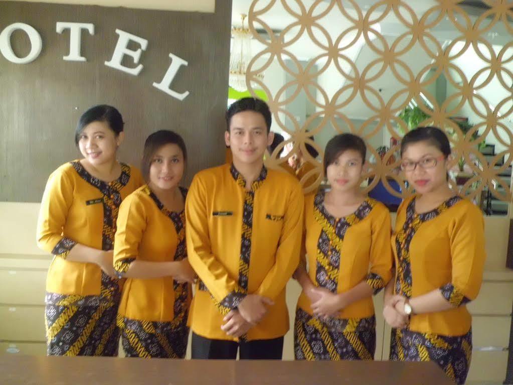 Hotel New Merdeka Pati Ngoại thất bức ảnh